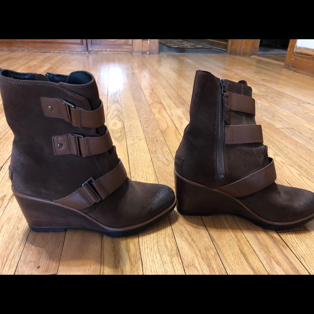 Sorel Wedges with buckles
